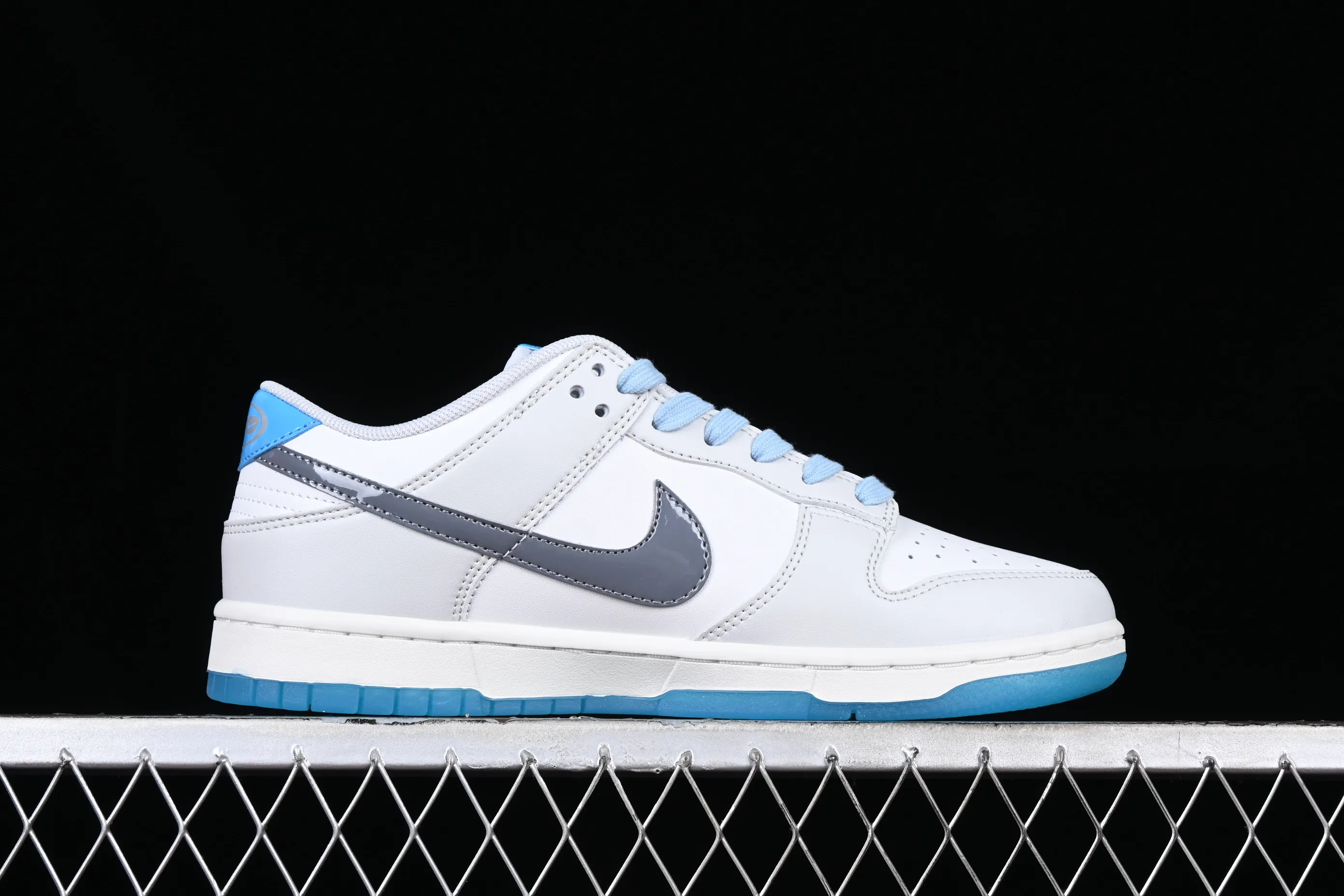 All categories Nk SB Dunk series Nk SB Dunk Low low-top sneakers Nk SB Dunk Low "520" Valentine's Day limited SB low-top sports and leisure sneakers FN3433-141